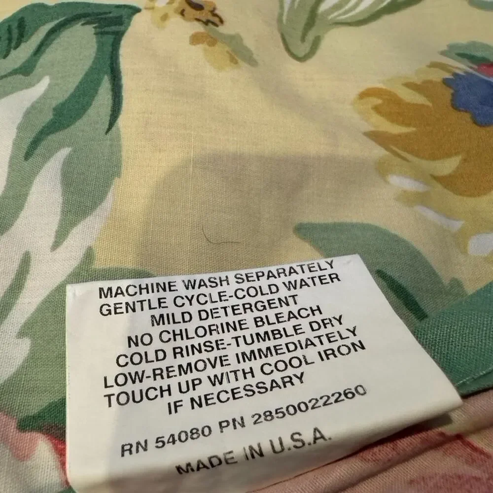 Thomasville Tablecloth 70 x 66